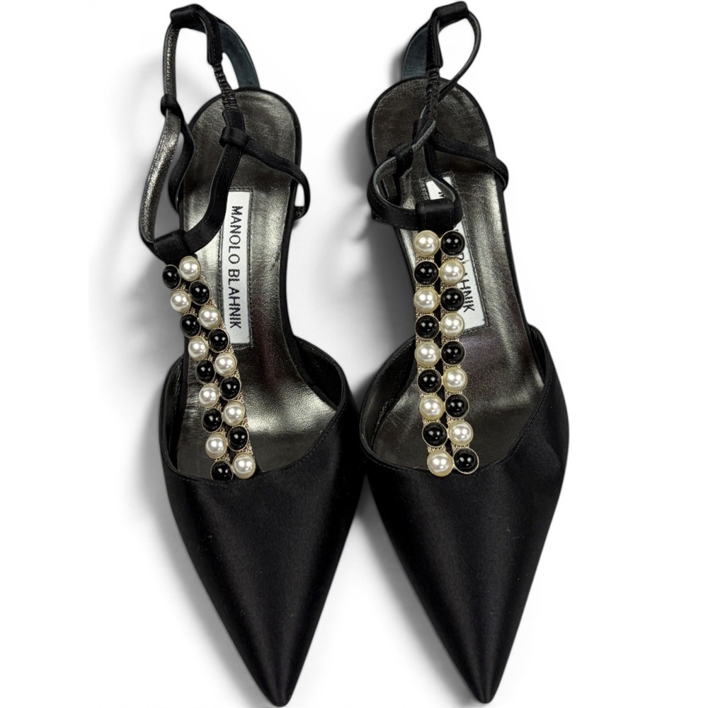 Manolo Blahnik Black Satin Pearl T-Strap Sufik Pumps Heels 35.5 Nwob